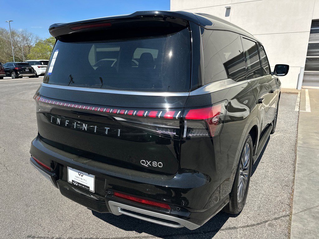 2025 Infiniti QX80 Luxe photo 3