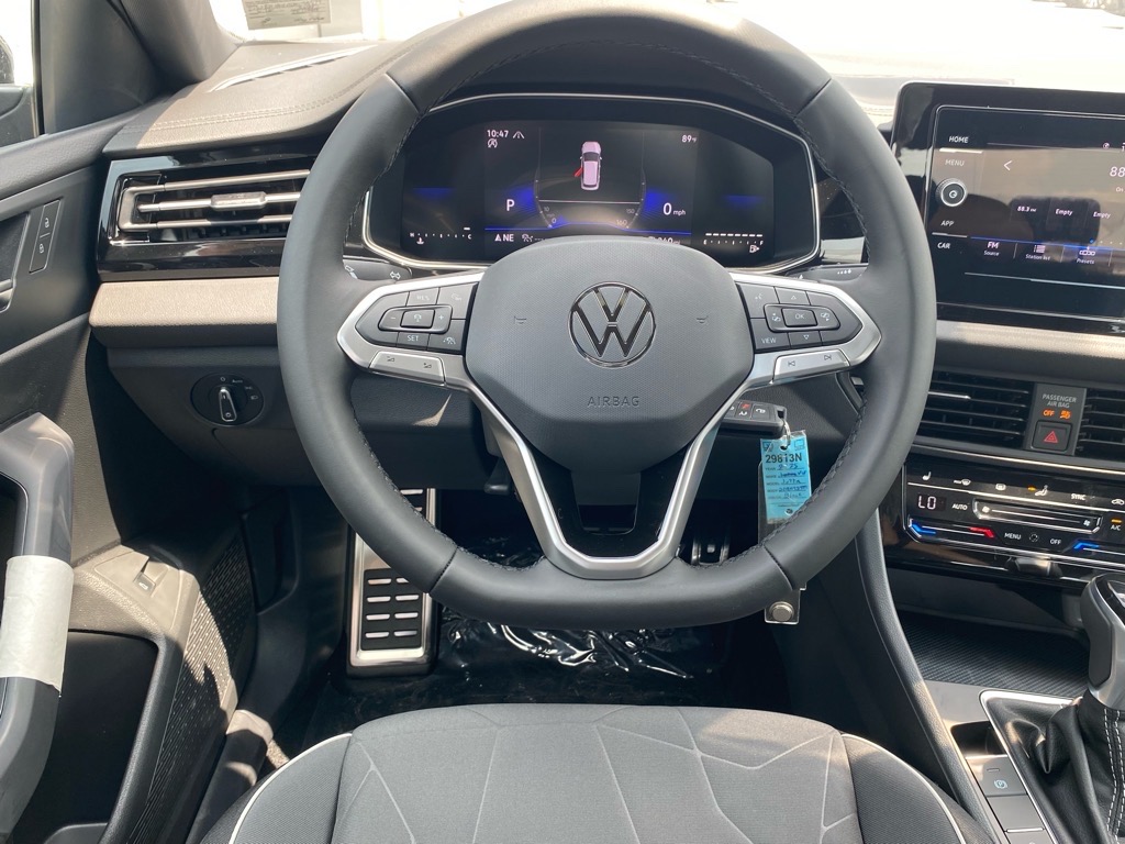 2025 Volkswagen Jetta 1.5T Sport photo 2