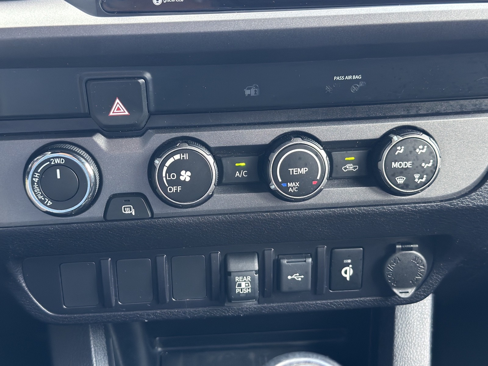 2020 Toyota Tacoma TRD SR5 photo 35
