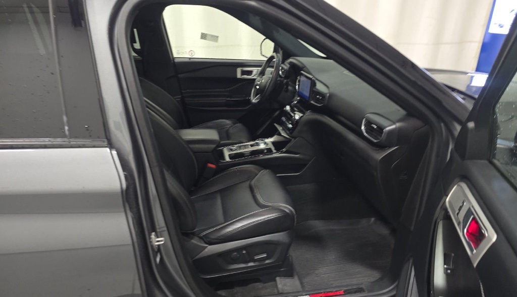2022 Ford Explorer ST photo 5