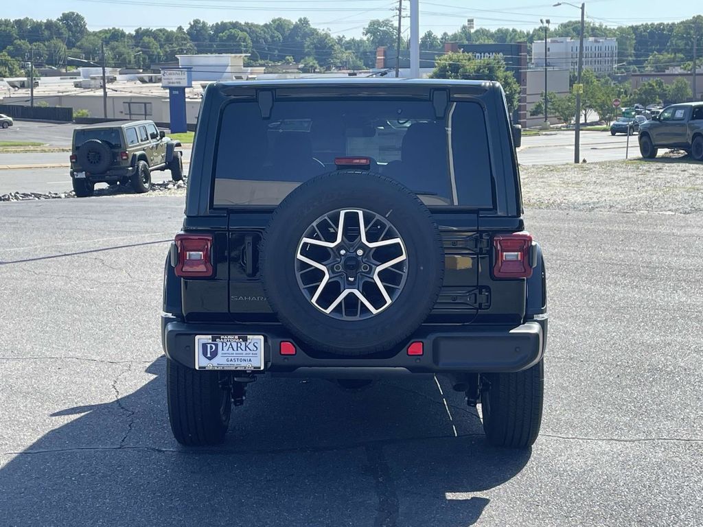 2025 Jeep Wrangler Sahara photo 6
