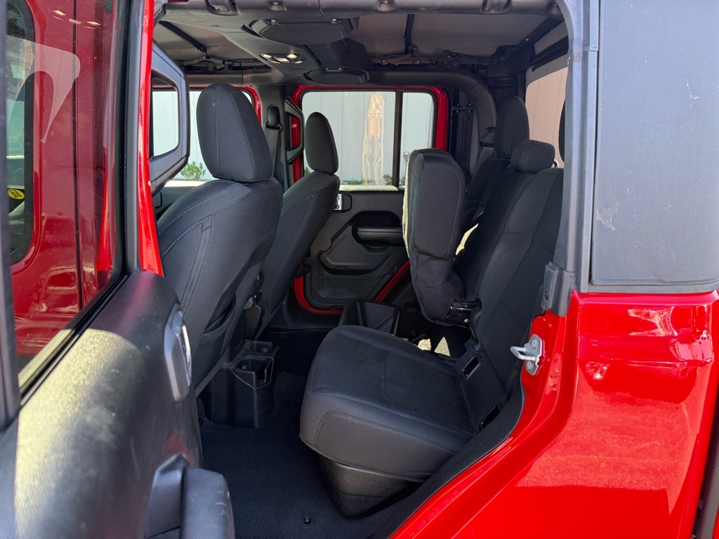 2021 Jeep Gladiator Willys Sport photo 10