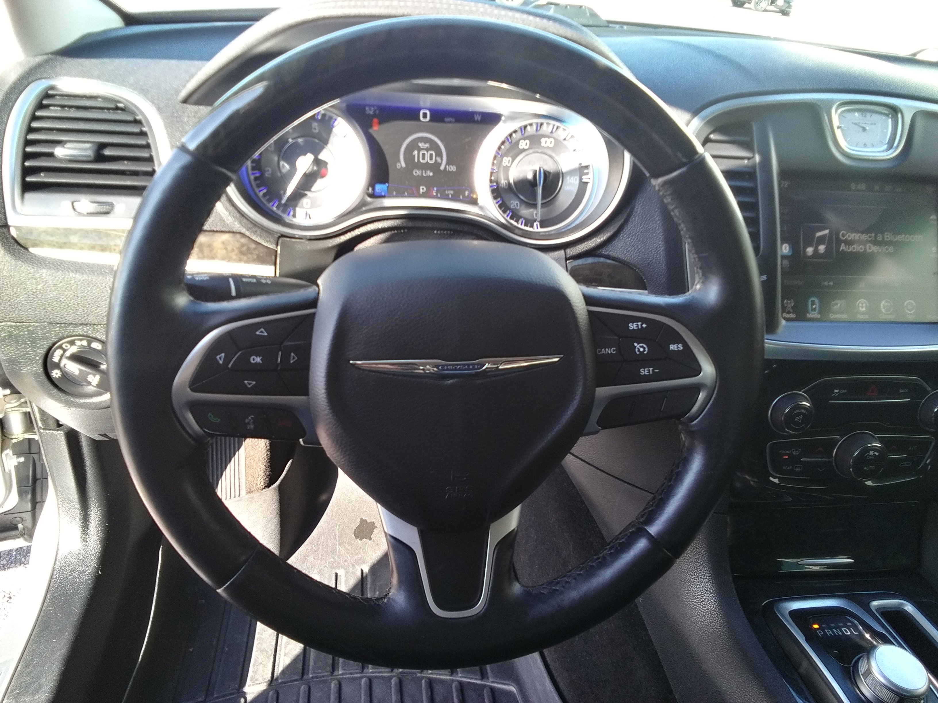 2016 Chrysler 300 C photo 10