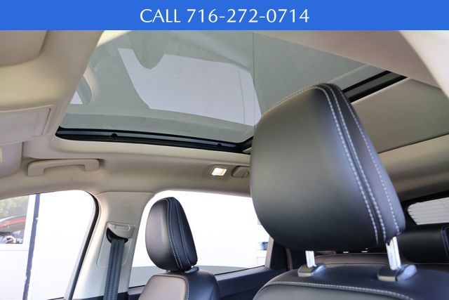 2020 Ford Escape SE Sport Hybrid photo 3