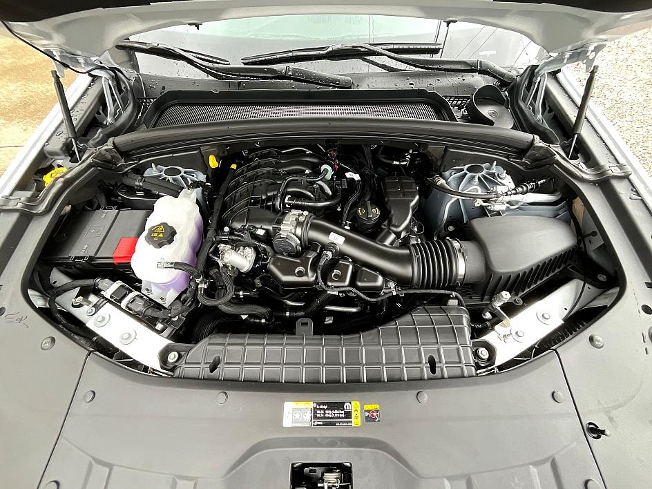 2025 Jeep Grand Cherokee Laredo Altitude photo 3