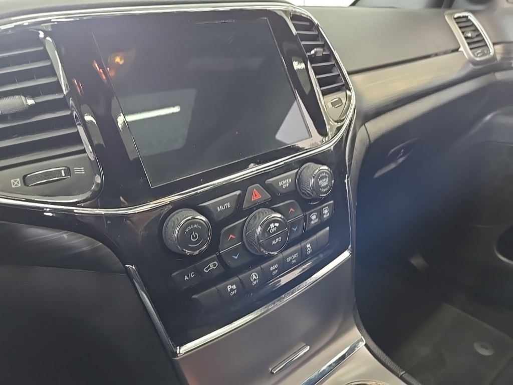 2022 Jeep Cherokee Laredo X photo 21