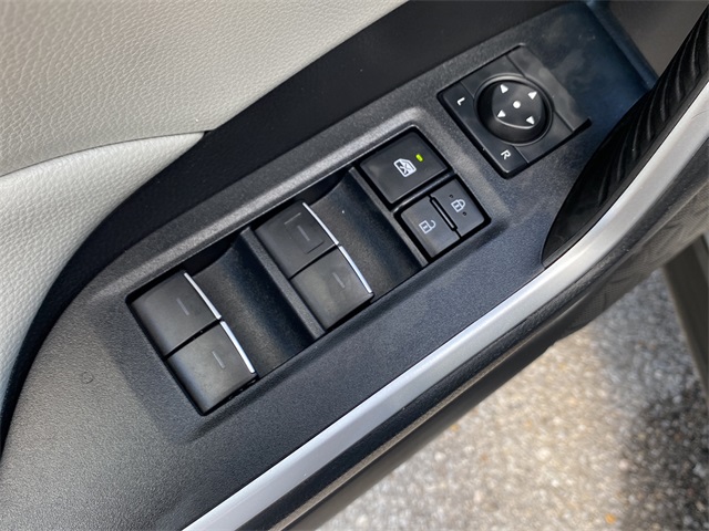 2022 Toyota RAV4 XLE Premium photo 21