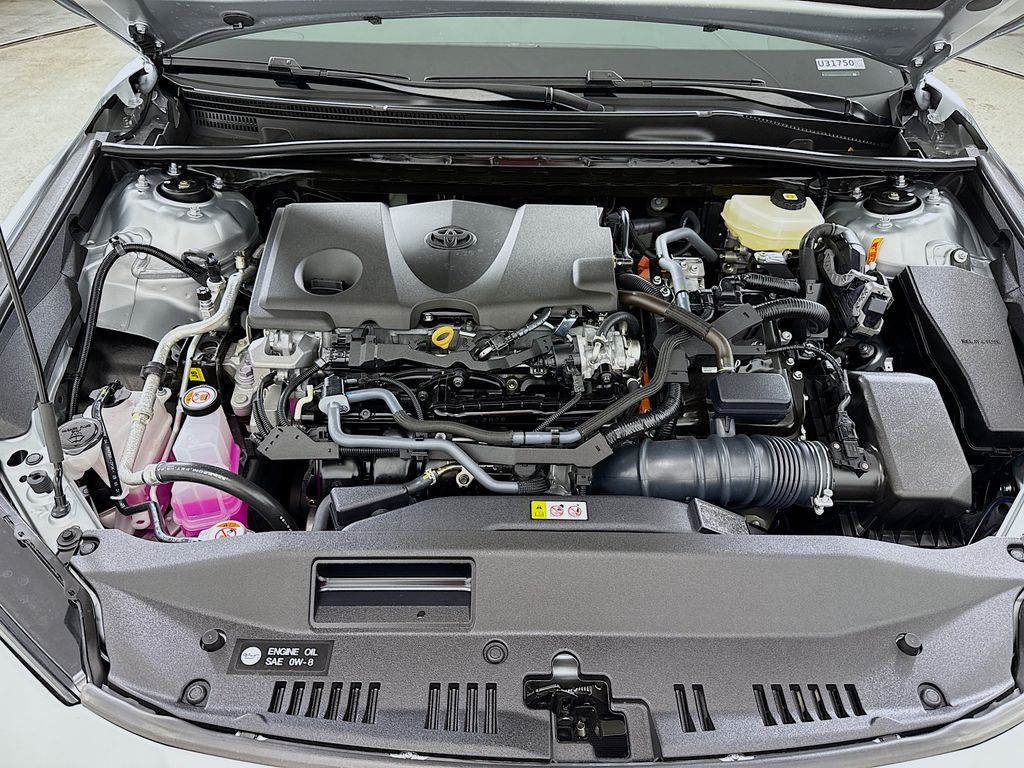 2025 Toyota Camry Hybrid LE photo 27