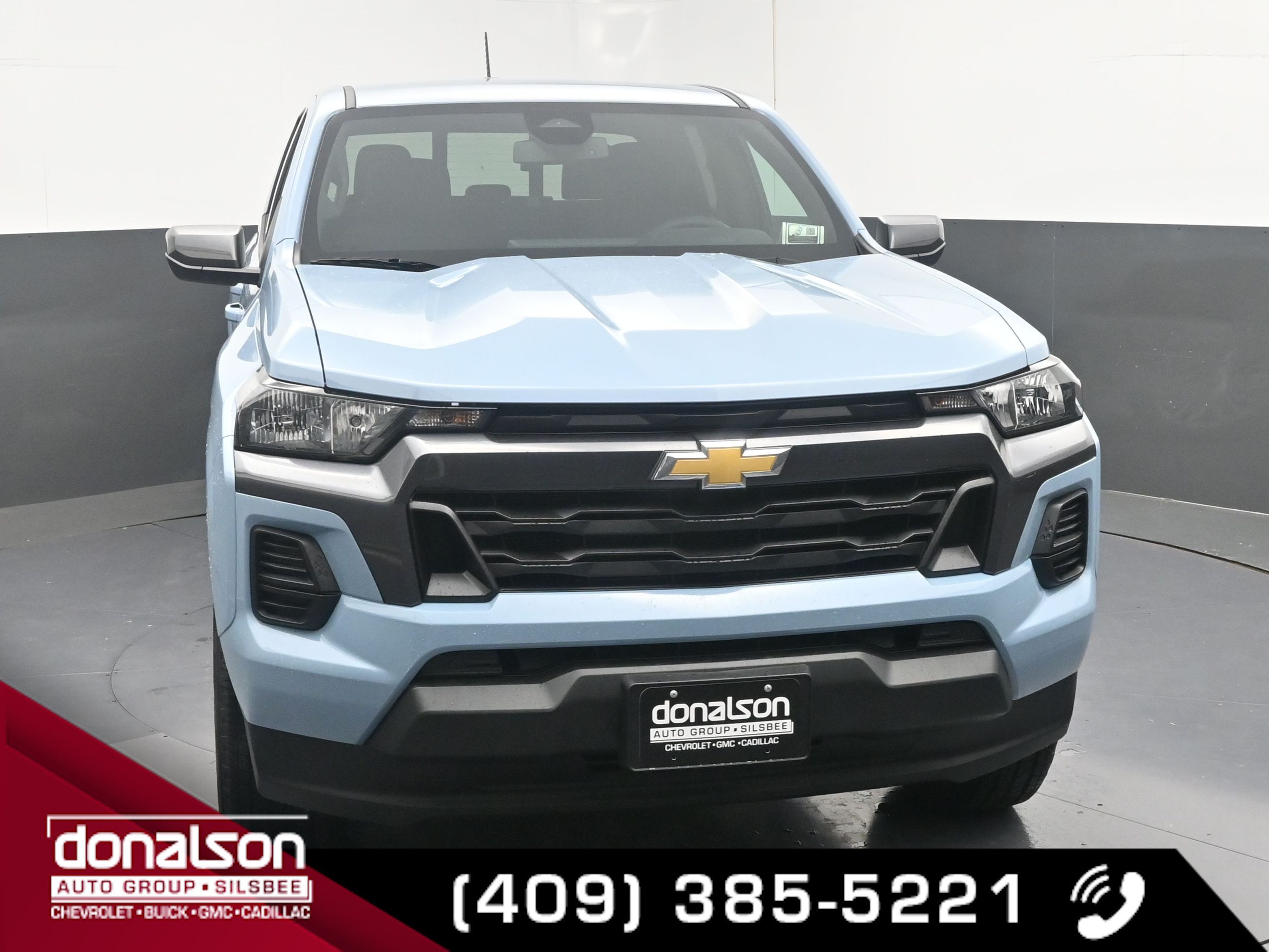 2025 Chevrolet Colorado Work Truck LT photo 2