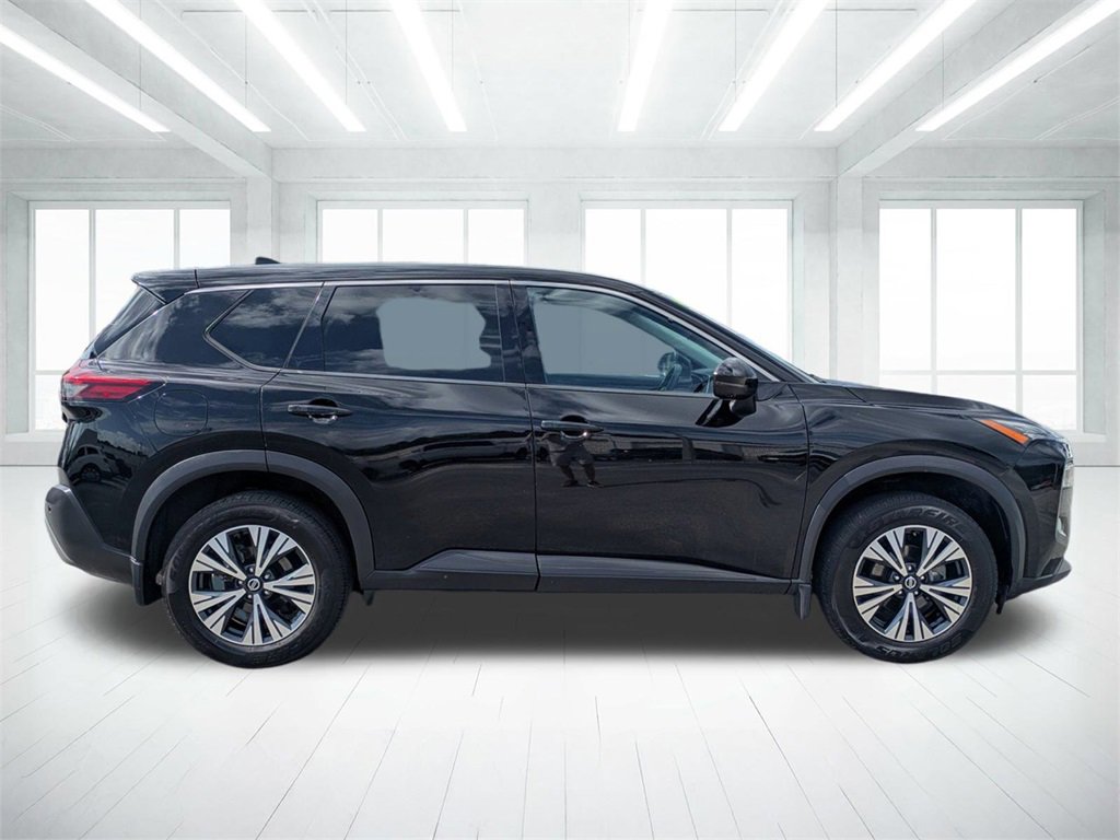 2021 Nissan Rogue SV photo 2