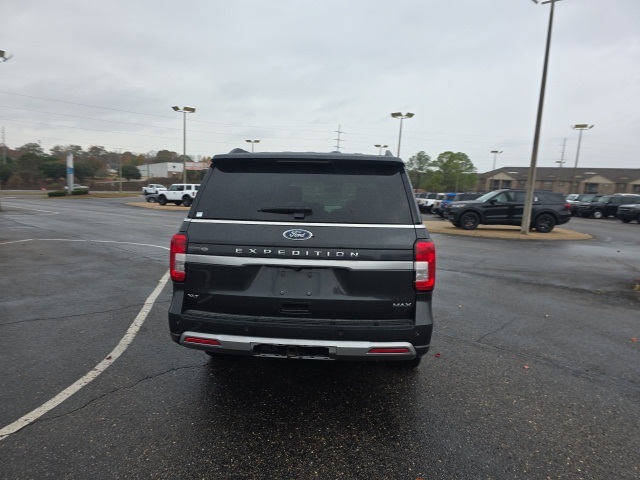 2022 Ford Expedition MAX XLT photo 4