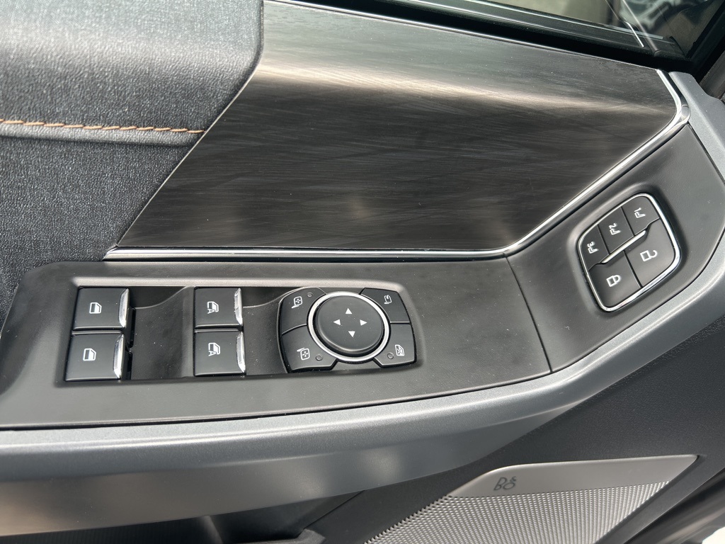 2024 Ford F-150 Lariat photo 24