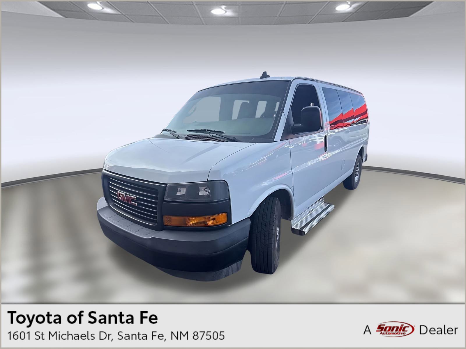 2019 GMC Savana Passenger LS's photo