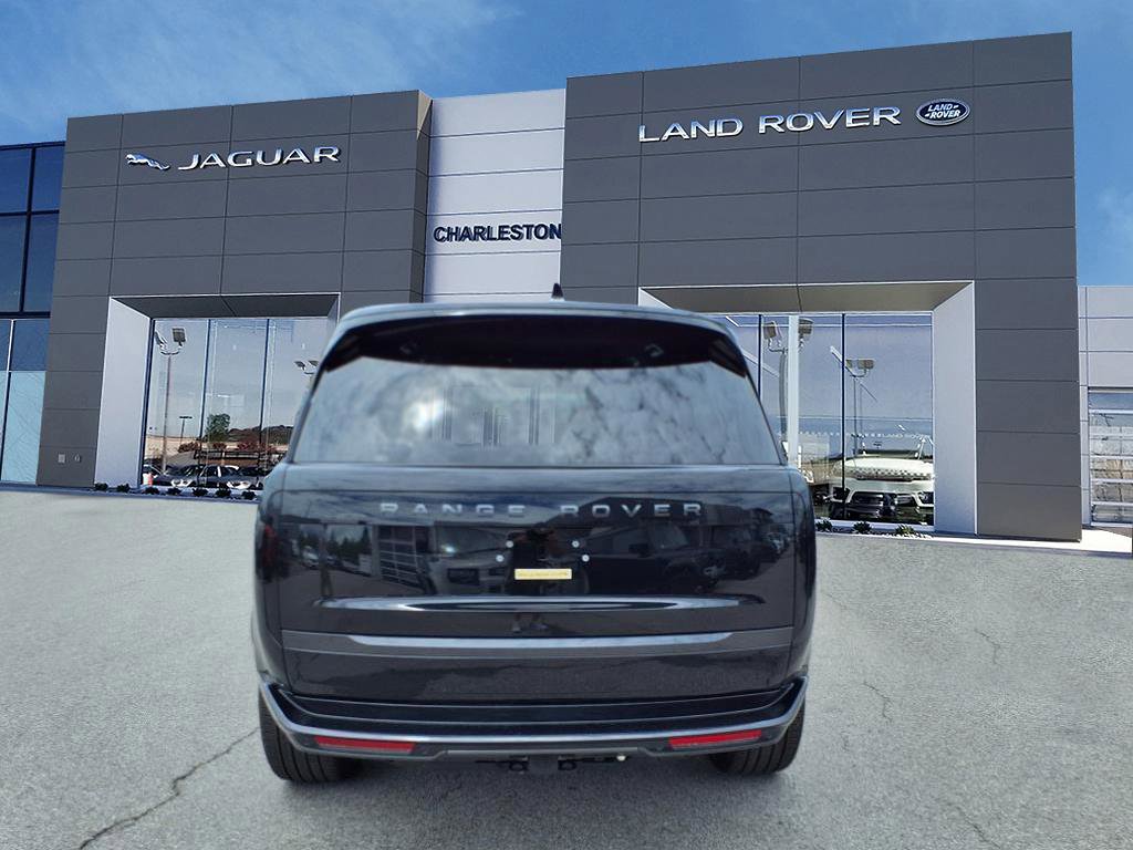 2025 Land Rover Range Rover SE photo 4