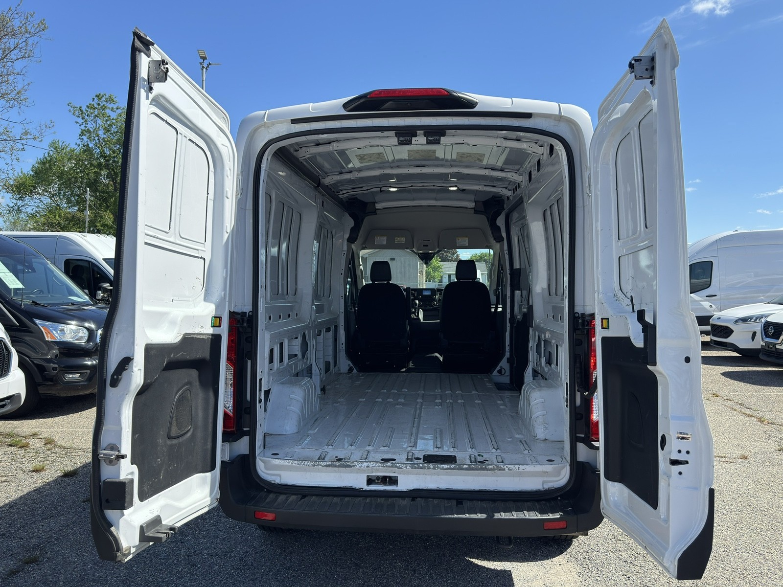 2023 Ford Transit Cargo Van photo 7