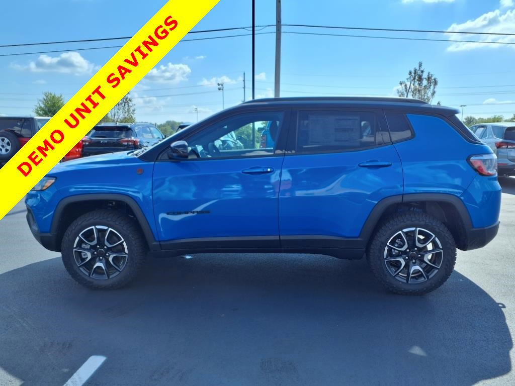 2025 Jeep Compass Trailhawk photo 3