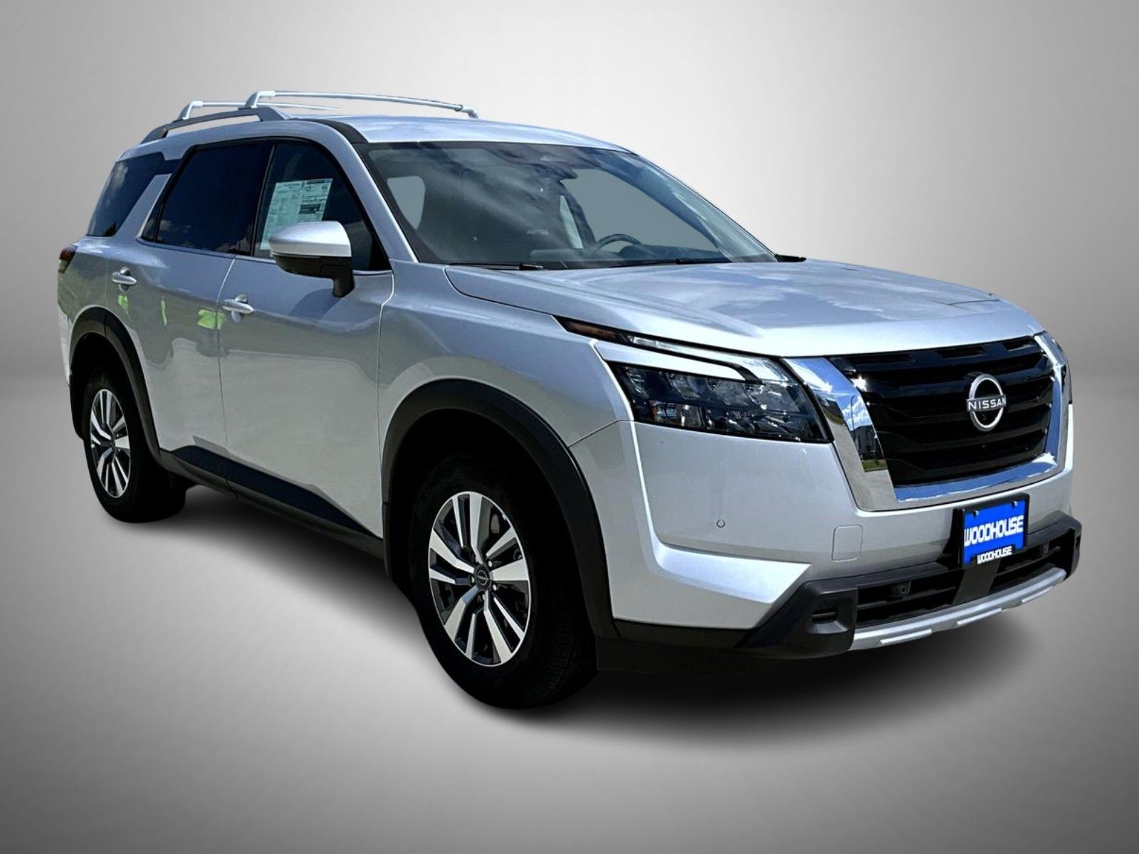 2025 Nissan Pathfinder SL photo 3