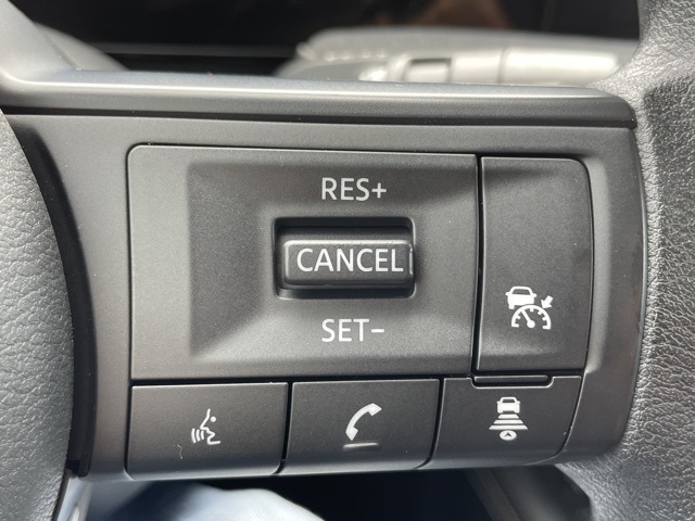 2025 Nissan Kicks SV photo 14