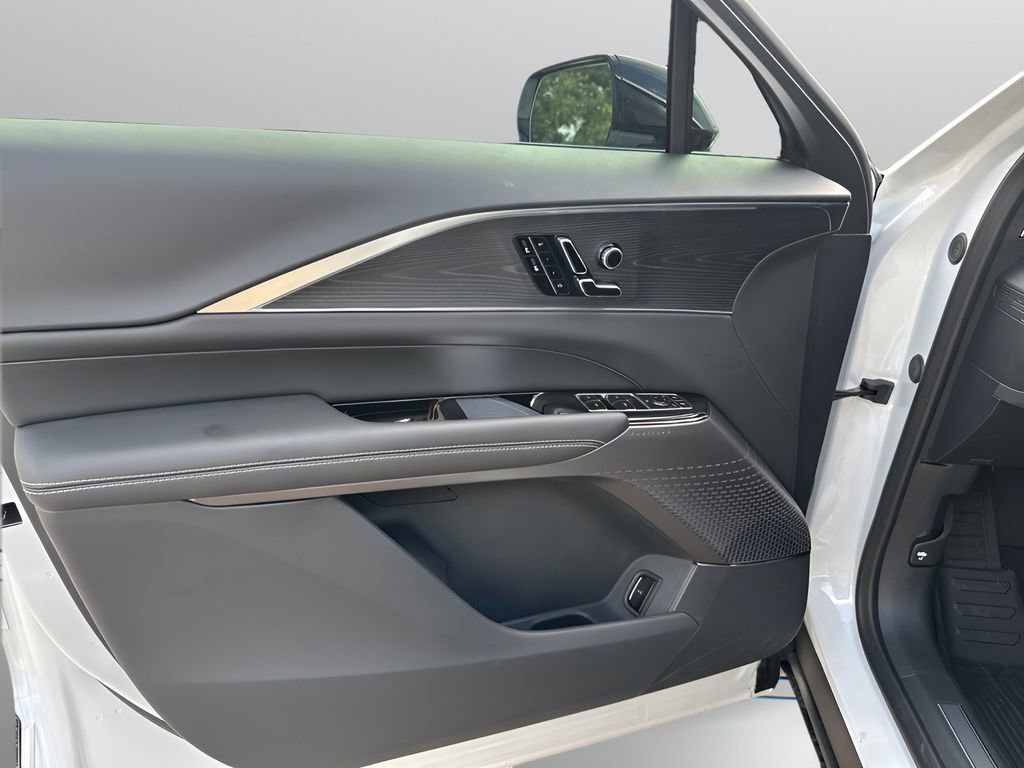 2025 Cadillac Lyriq Luxury photo 20
