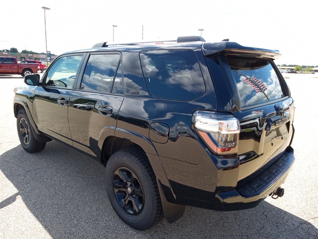 2023 Toyota 4Runner SR5 photo 8