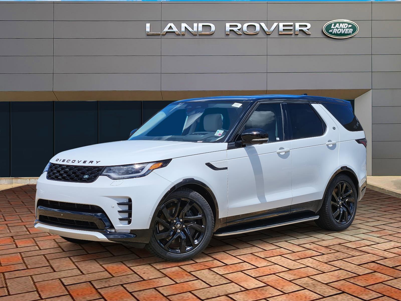 2025 Land Rover Discovery Dynamic SE's photo