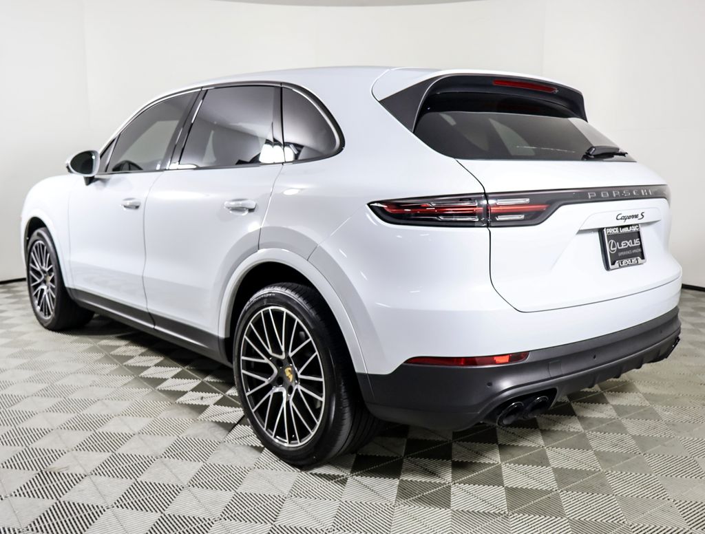2023 Porsche Cayenne S Platinum Edition photo 4