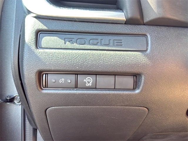 2023 Nissan Rogue S photo 12