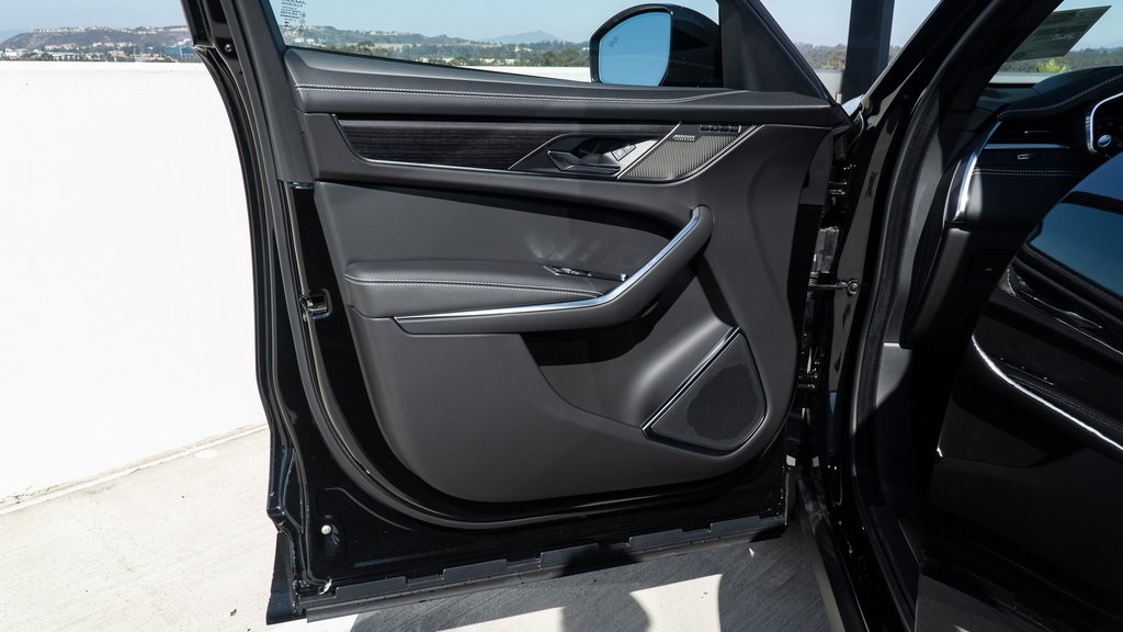 2025 Jaguar F-PACE P250 R-Dynamic S photo 4