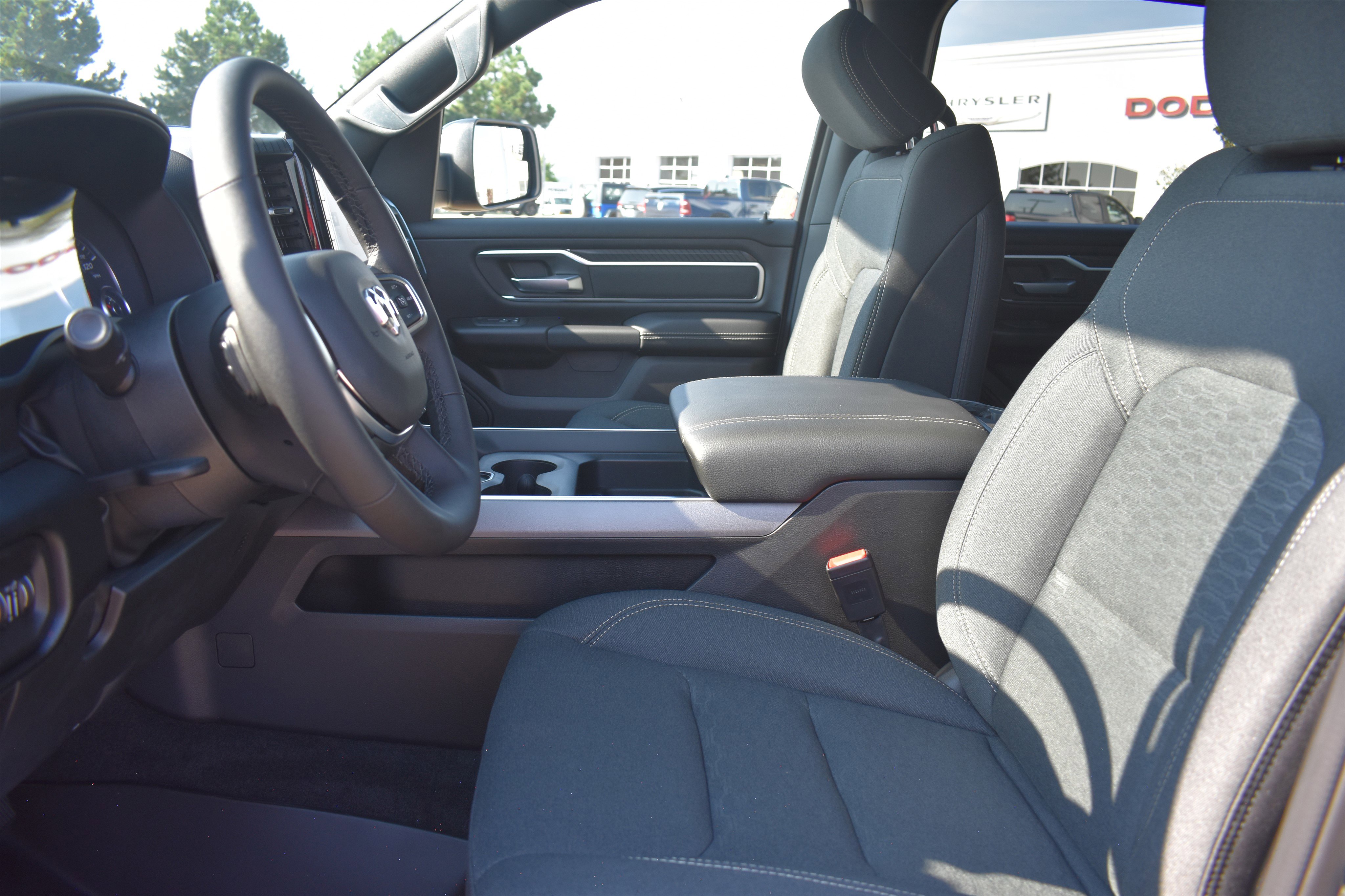 2025 Ram 1500 Big Horn photo 4