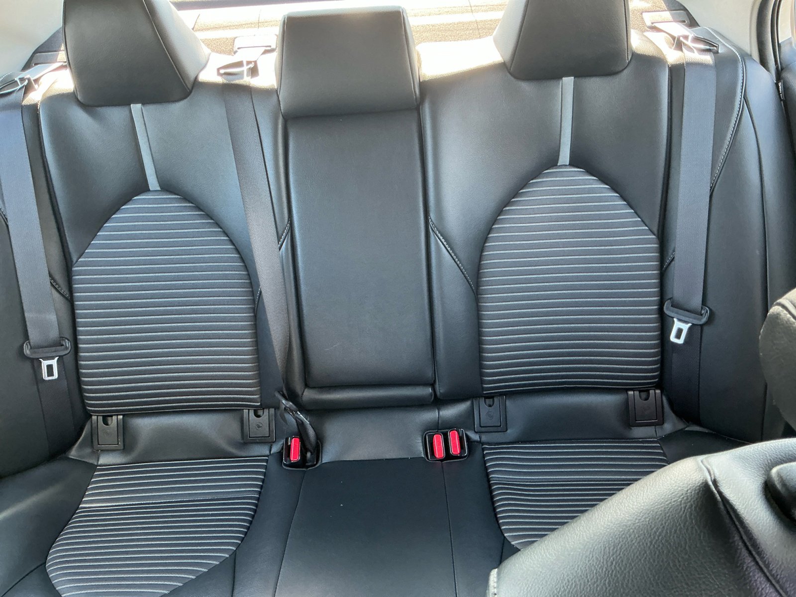2019 Toyota Camry SE photo 13