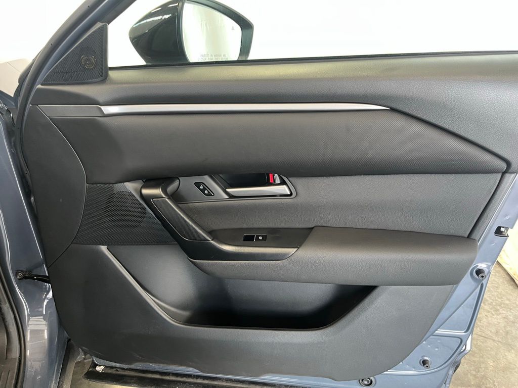 2025 Mazda CX-50 2.5 Select photo 11