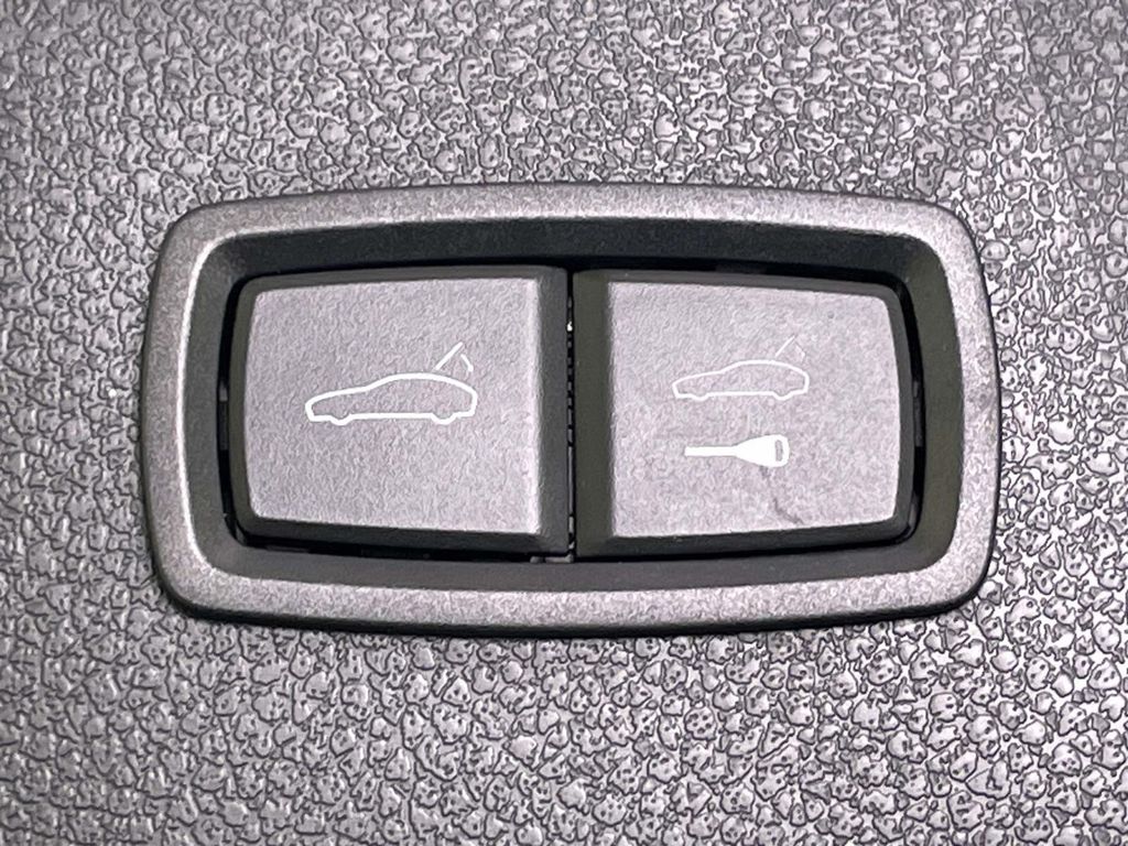 2020 Porsche Macan Base photo 20