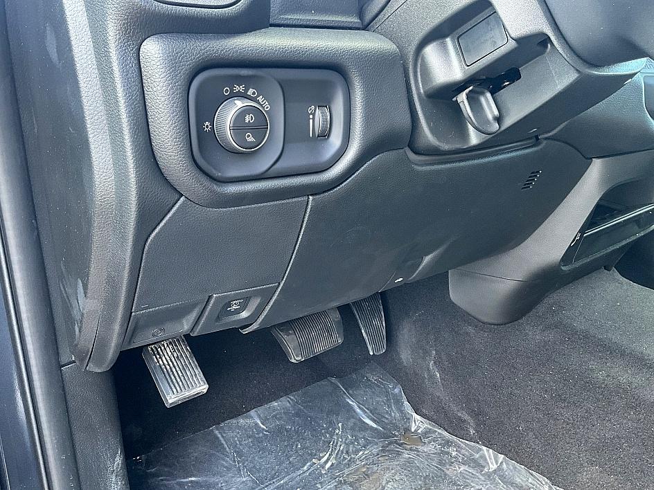 2025 Ram 2500 Tradesman photo 16