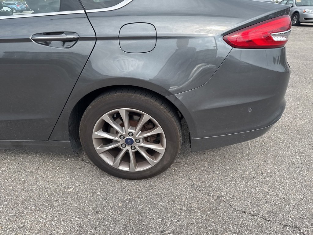 2017 Ford Fusion SE photo 36