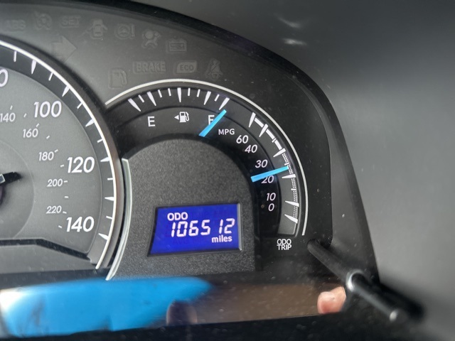 2013 Toyota Camry LE photo 11