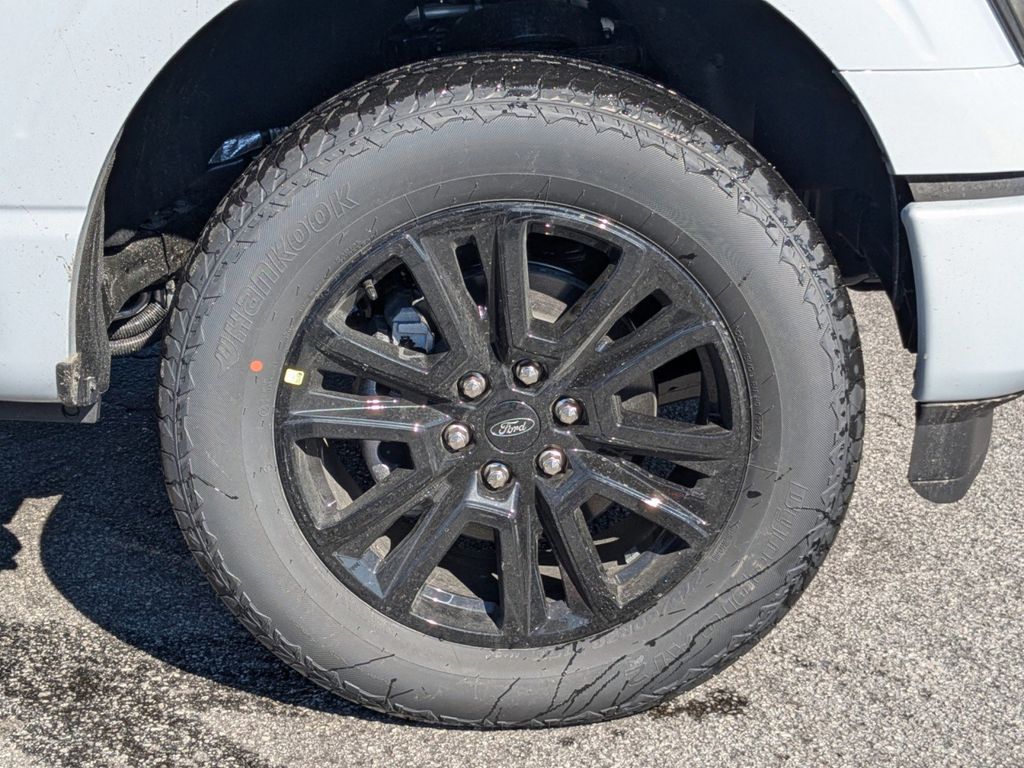 2025 Ford F-150 Platinum photo 10