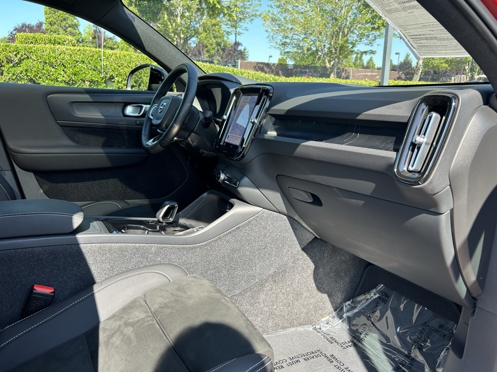 2023 Volvo C40 Recharge Ultimate photo 27