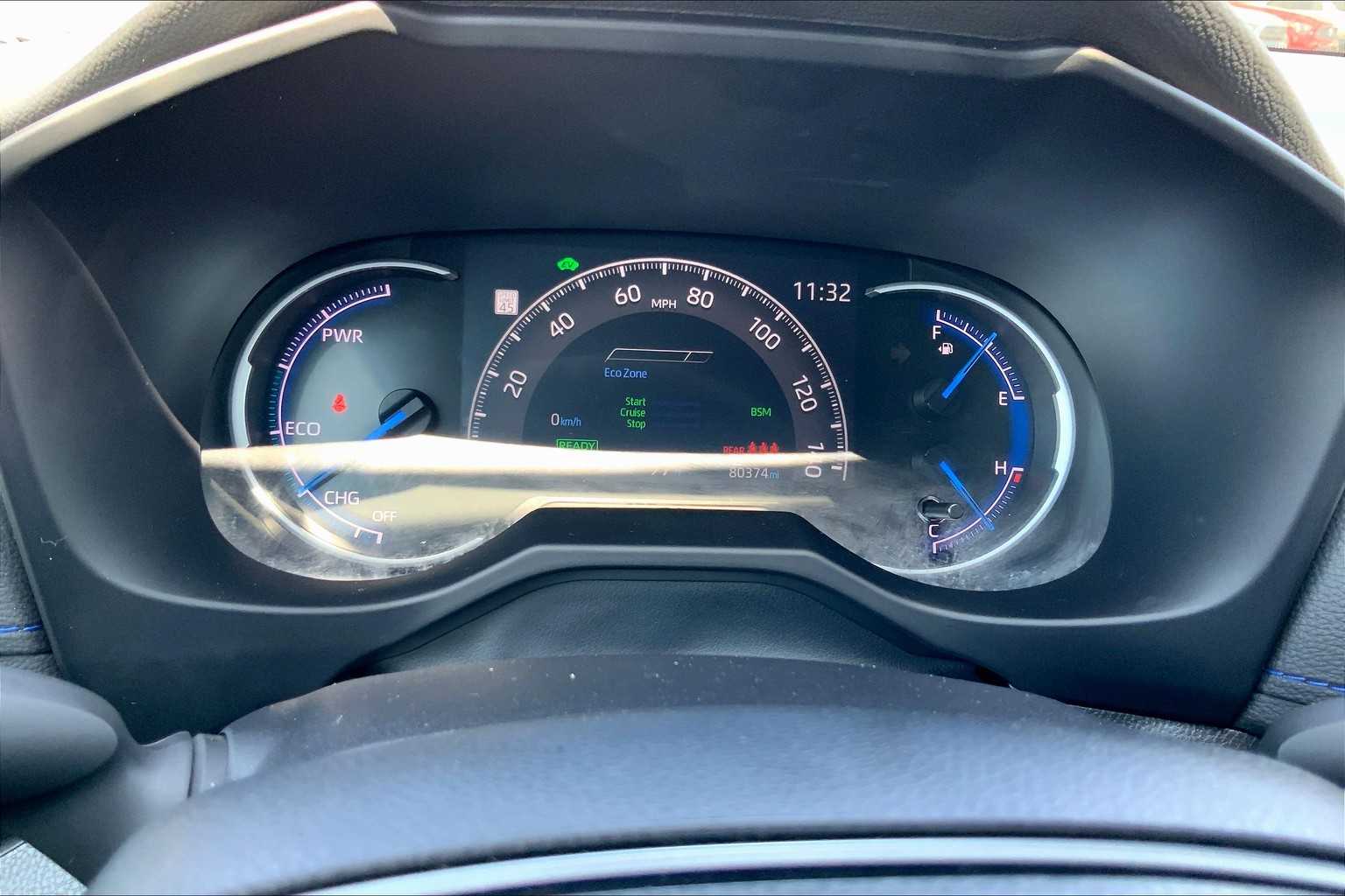 2022 Toyota RAV4 Hybrid XSE photo 22
