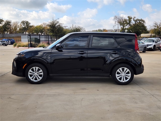 2020 Kia Soul LX photo 2