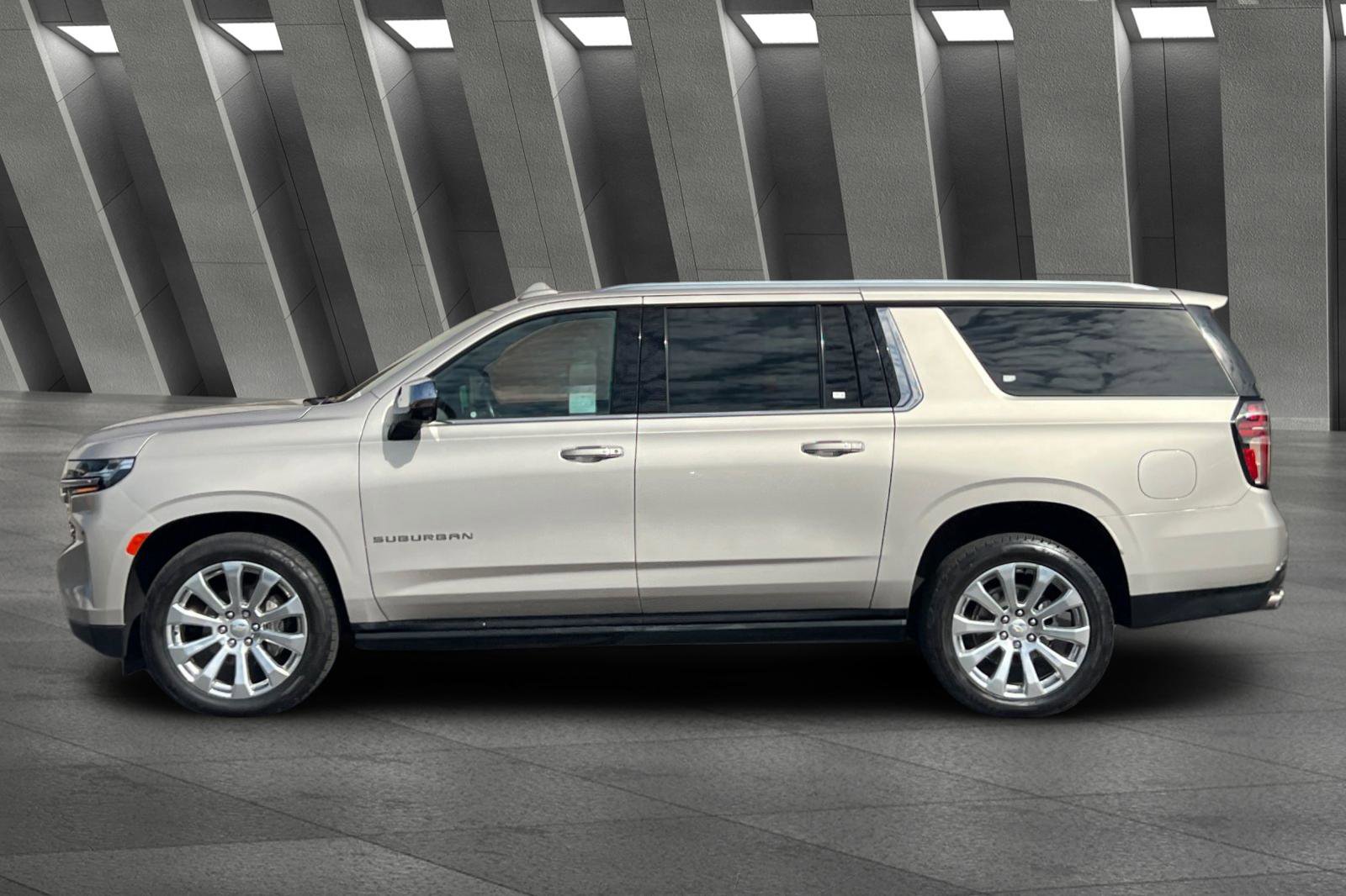 2021 Chevrolet Suburban Premier photo 6