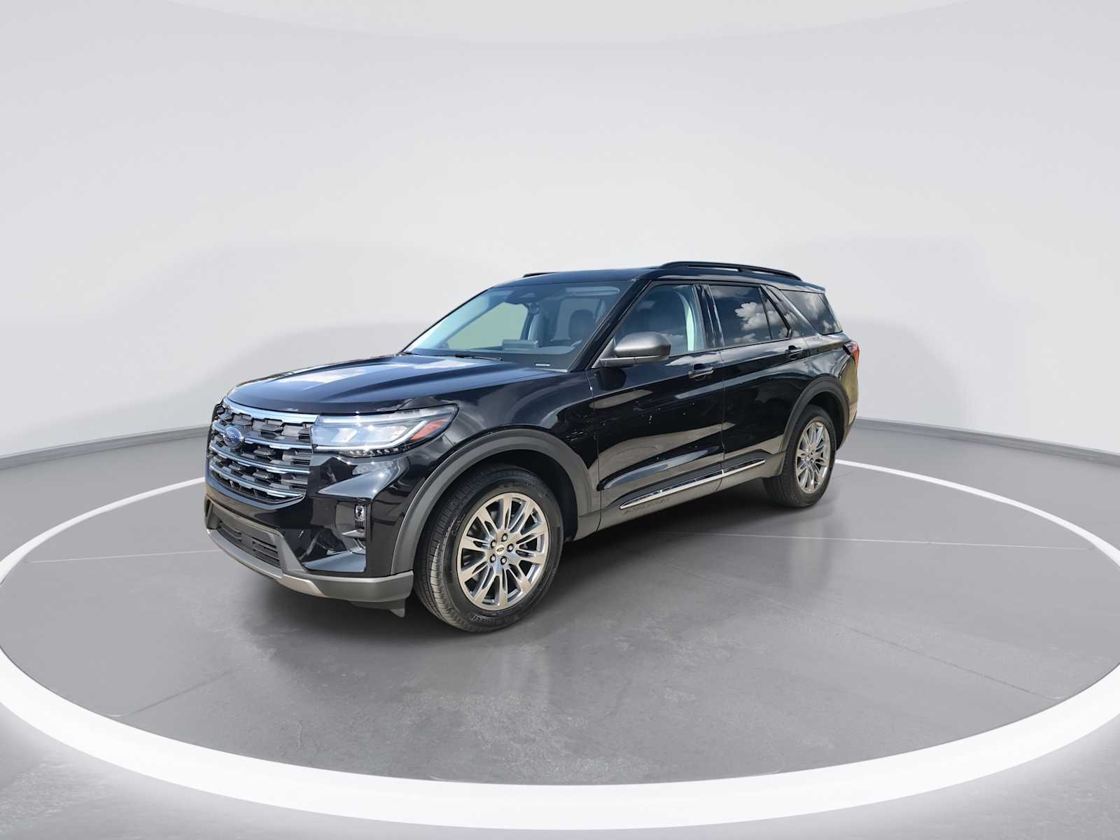 2025 Ford Explorer photo 4