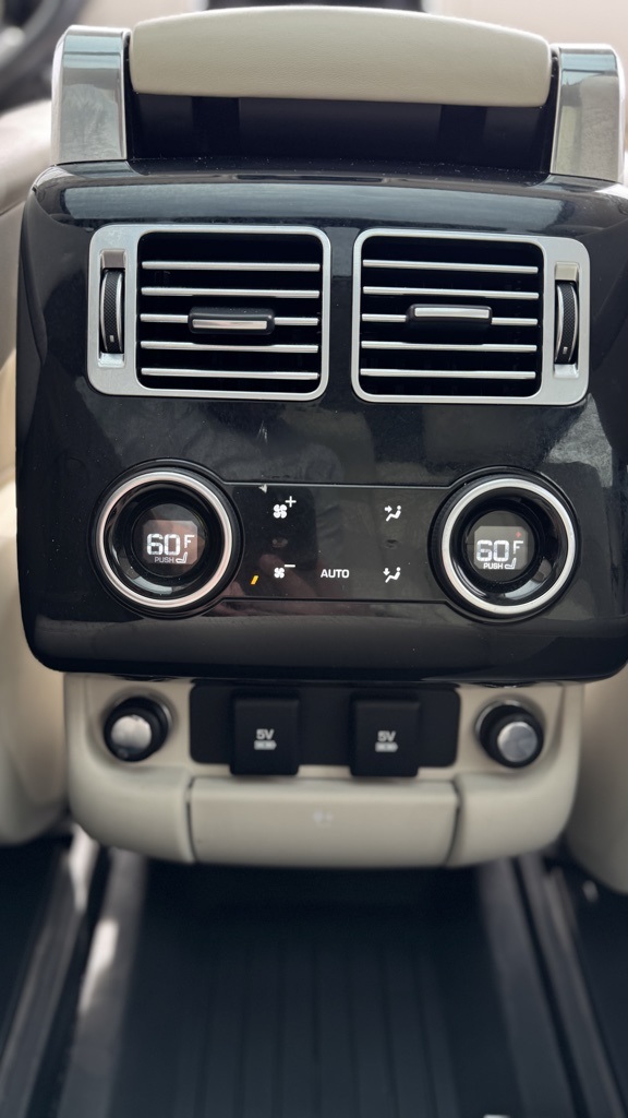2019 Land Rover Range Rover SuperCharged photo 18