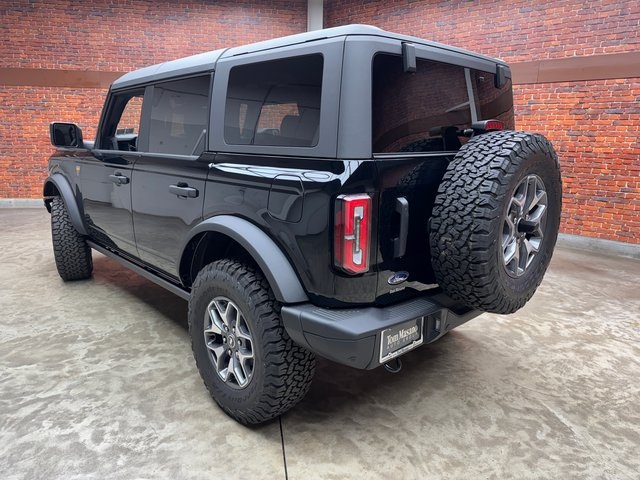 2025 Ford Bronco Badlands photo 3