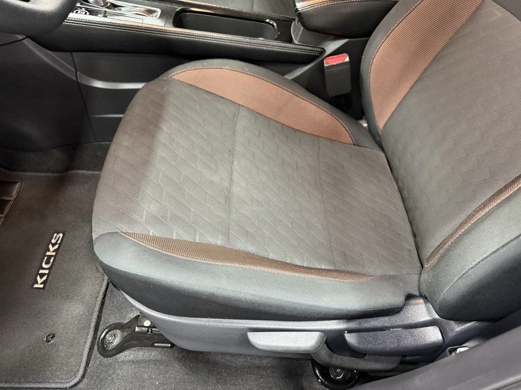 2024 Nissan Kicks SR photo 14
