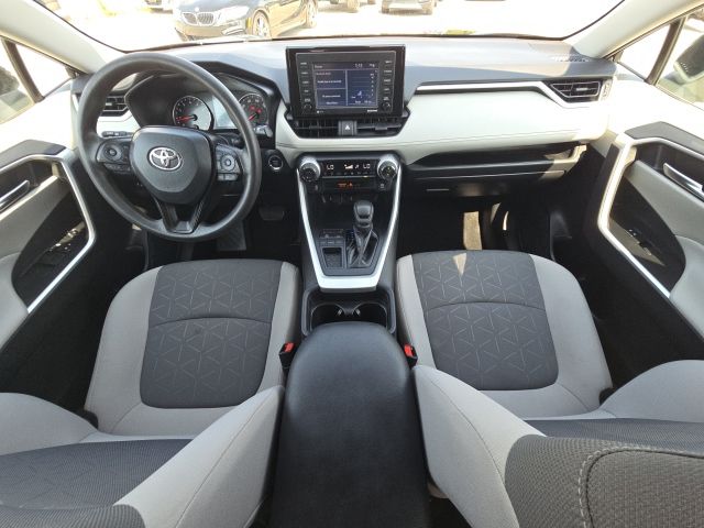 2021 Toyota RAV4 XLE photo 19