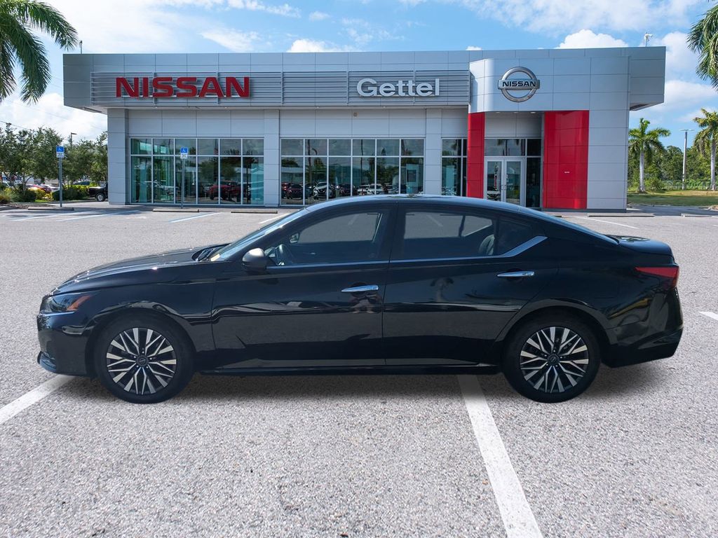 2024 Nissan Altima 2.5 SV photo 7