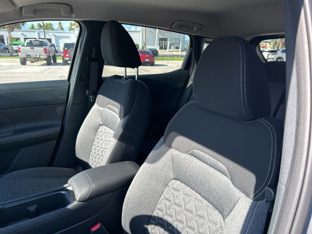 2026 Nissan Kicks SV photo 13