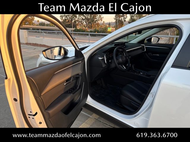 2025 Mazda CX-50 2.5 Select photo 5