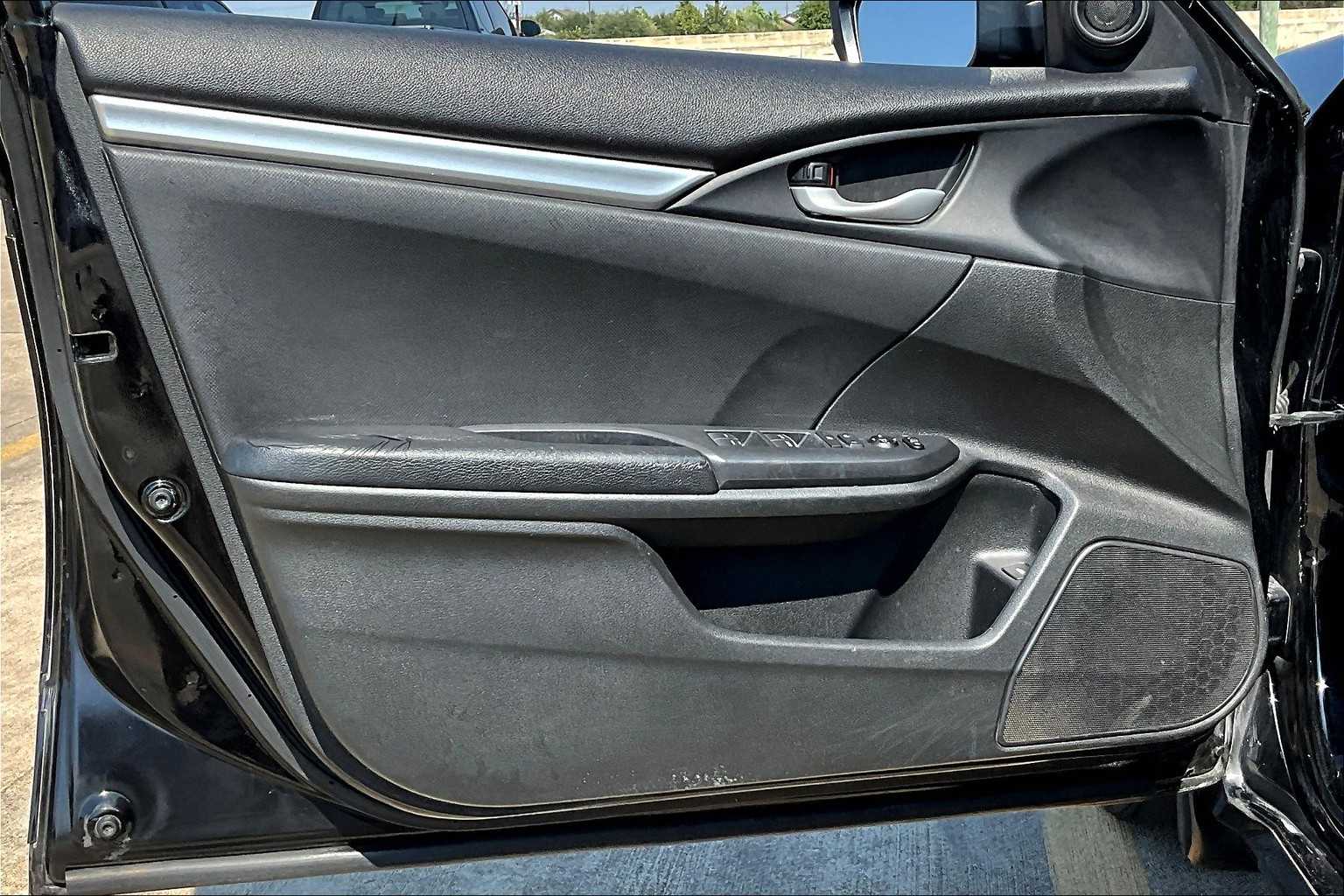 2020 Honda Civic Sport photo 21