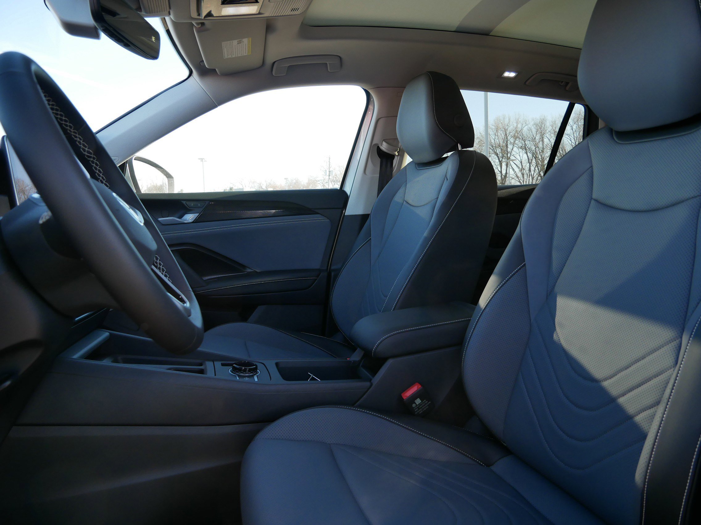 2026 Volkswagen Tiguan SE photo 4